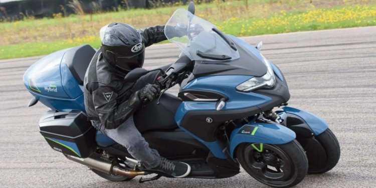 Υβριδικό Yamaha Tricity 300 από την White Motorcycles