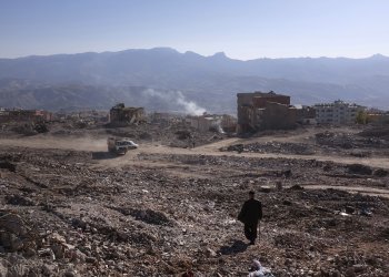 Tουρκία: Χερσαία επιχείρηση στο συριακό έδαφος  «μεταξύ των επιλογών» – Νέες αερoπορικές επιδρομές κατά κουρδικών θέσεων