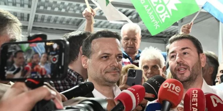 Η Χαριλάου Τρικούπη ανακοίνωσε εσπευσμένα συνέντευξη Ανδρουλάκη στο OPEN πάνω στην προγραμματισμένη συνέντευξη Χάρη Δούκα στο MEGA