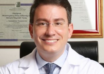 Μανόλης Καλαμποκας – Ο γιατρός που αναμόρφωσε τα δημοτικά ιατρεία στον Δήμο Αθηναίων .