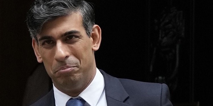 Βρετανικά «πυρά» κατά Σούνακ: «Αξιολύπητη» η στάση του, «μικροπρεπής» η ακύρωση της συνάντησης με Μητσοτάκη