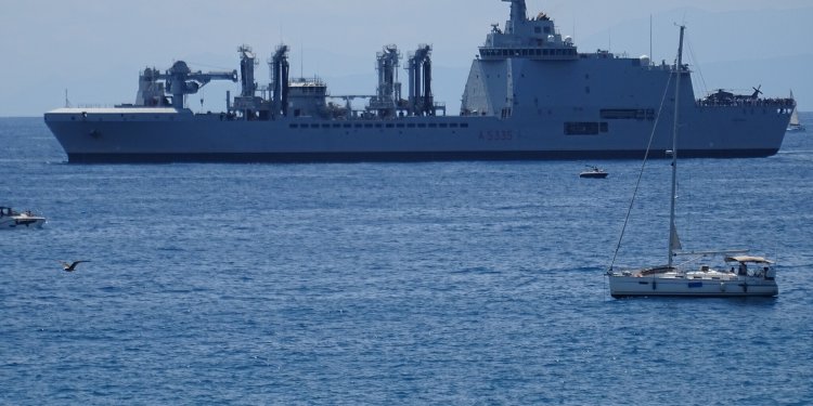 Ιταλία: Νοσοκομειακό πλοίο με χειρουργείο αναχωρεί με προορισμό τη Γάζα