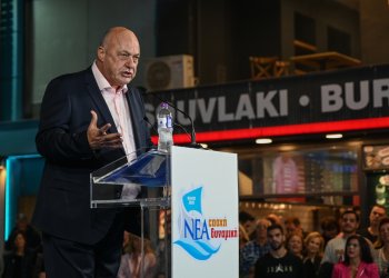 Ο Δήμαρχος Βόλου Αχιλλέας Μπέος ξαναπαίρνει το όπλο του…