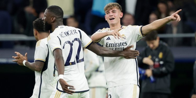 Ρεάλ Μαδρίτης – Νάπολι 4-2: Πρώτοι με 19χρονο οι μεν, ζόρια για τους δε (vid) Ρεάλ Μαδρίτης – Νάπολι 4-2: Πρώτοι με 19χρονο οι μεν, ζόρια για τους δε (vid)