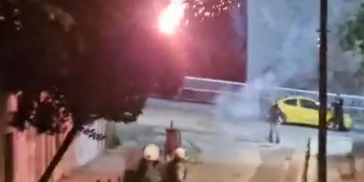 Επεισόδια από Ρομά σε Θεσσαλονίκη και Μενίδι Επεισόδια από Ρομά σε Θεσσαλονίκη και Μενίδι