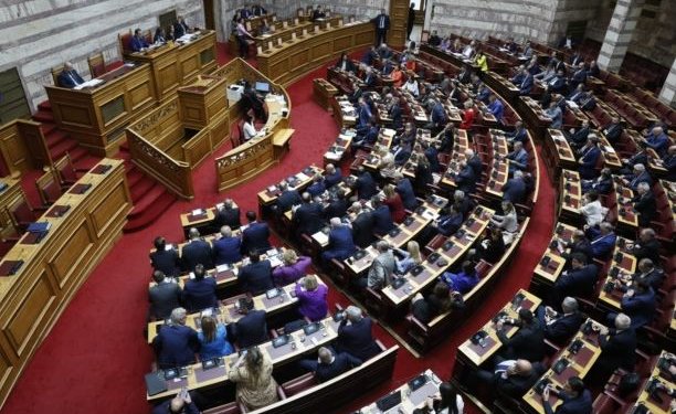 Παρουσιαστηκαν τα προσωπα της νεας κοινοβουλευτικης ομαδας .