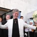 Η σύζυγος του Φωκά τον αποχαιρέτησε με ένα ζεϊμπέκικο μπροστά το φέρετρό του