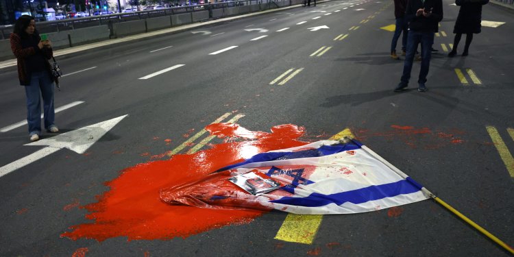 Μεσανατολικό: Μέσα ενημέρωσης μεταδίδουν ότι δεκάδες Παλαιστίνιοι σκοτώθηκαν σήμερα στη Γάζα σε αεροπορικές επιδρομές του Ισραήλ