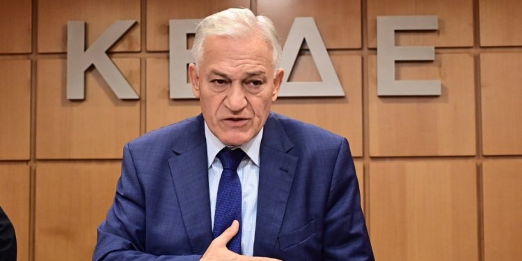 Κυριαρχος με υπερκομματικα χαρακτηριστικα ο Λαζαρος Κυριζογλου στην Ελληνικη αυτοδιοικηση .