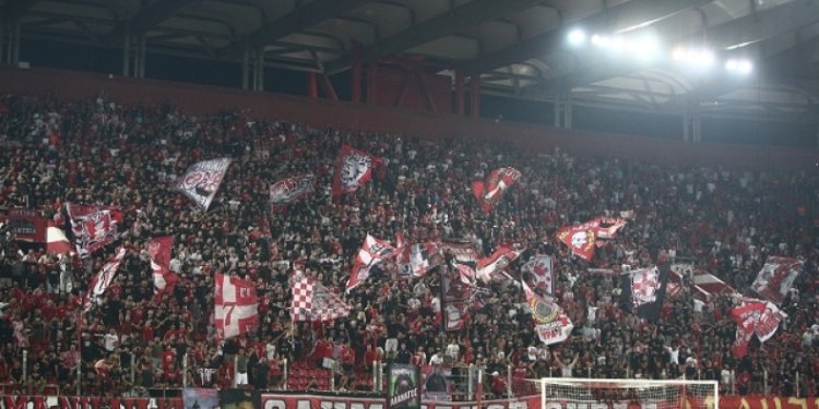 Σκληρή επίθεση του Ολυμπιακού στην  κυβέρνηση Μητσοτάκη