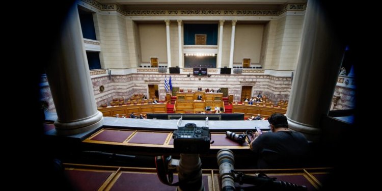 Ψηφίστηκε το φορολογικό νομοσχέδιο