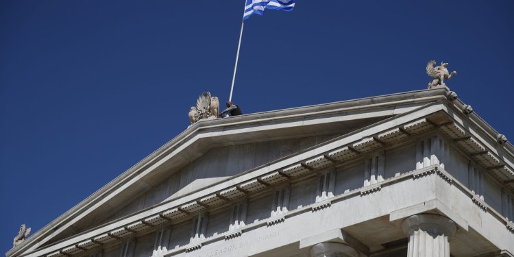 Ανάκτηση επενδυτικής βαθμίδας: «Ξεκλειδώνει» ενδιαφέρον ως 10 δισ. για τα ελληνικά ομόλογα – Τα επόμενα βήματα