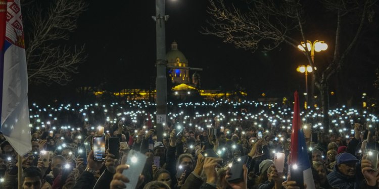 Διαδηλώσεις στη Σερβία: Φοιτητές και ακαδημαϊκοί ζητούν δημοκρατικές εκλογές – «Ξένο δάκτυλο» πίσω από τις αντιδράσεις βλέπει η Μόσχα