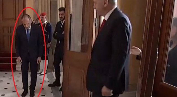 Χαμός στα Social Media με την βαθιά υπόκλιση Γεραπετρίτη στον Ερντογάν Χαμός στα Social Media με την βαθιά υπόκλιση Γεραπετρίτη στον Ερντογάν