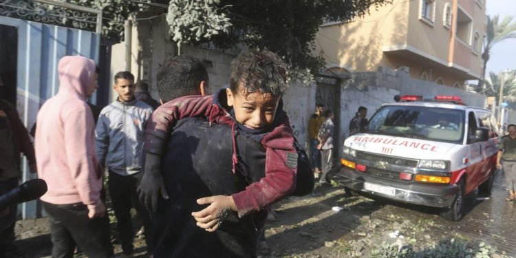 Ο πόλεμος επέστρεψε στη Γάζα: Έληξε η εκεχειρία, πάνω από 60 νεκροί – Διαπραγματεύσεις για νέα ανακωχή