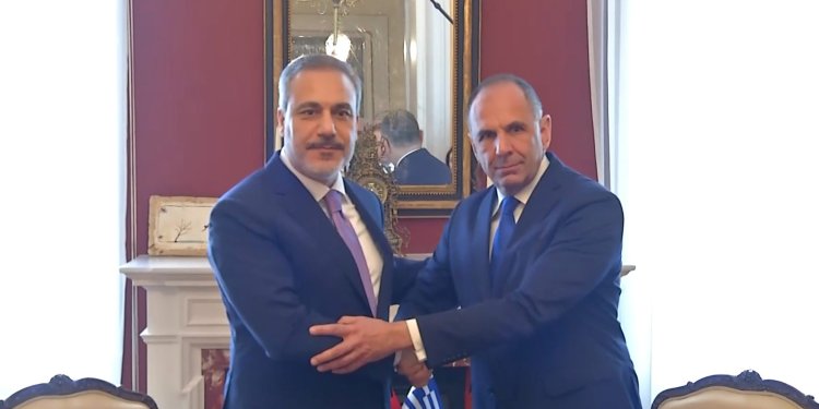 Σε καλό κλίμα η συνάντηση Γεραπετρίτη – Φιντάν