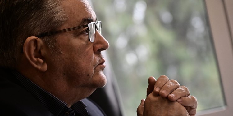 Tις κουμπαριές και της ζεϊμπεκιές τις διαδέχτηκε η ένταση και η σύγκρουση – FANTOMAS.GR Tις κουμπαριές και της ζεϊμπεκιές τις διαδέχτηκε η ένταση και η σύγκρουση – FANTOMAS.GR