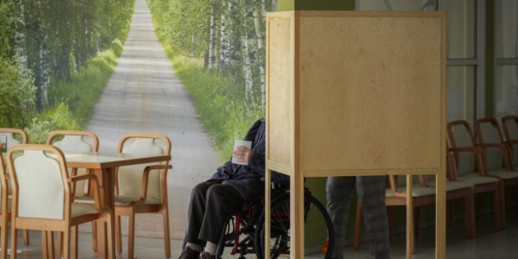 Φινλανδία: Στις κάλπες σήμερα οι Φινλανδοί για να εκλέξουν νέο πρόεδρο Φινλανδία: Στις κάλπες σήμερα οι Φινλανδοί για να εκλέξουν νέο πρόεδρο