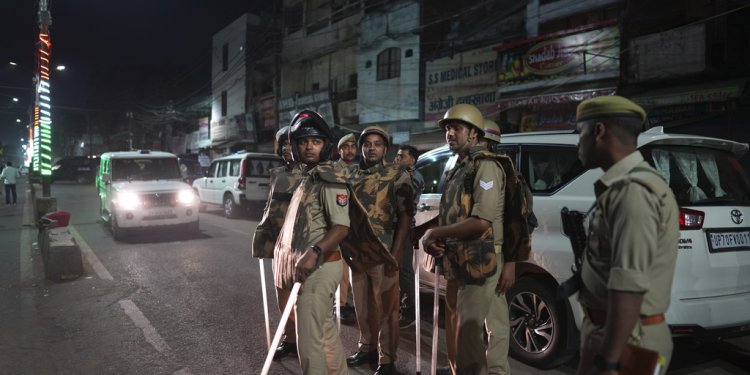 Ινδία: Σύλληψη CΕΟ τεχνολογικής startup – Εντόπισαν το πτώμα του παιδιού της σε βαλίτσα Ινδία: Σύλληψη CΕΟ τεχνολογικής startup – Εντόπισαν το πτώμα του παιδιού της σε βαλίτσα