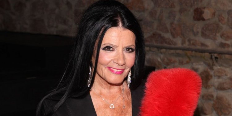 ΚΟΥΙΖ: Πόσο χρονών είναι η Ζωζώ Σαπουντζάκη; – ΔΕΙΤΕ ΚΟΥΙΖ: Πόσο χρονών είναι η Ζωζώ Σαπουντζάκη; – ΔΕΙΤΕ