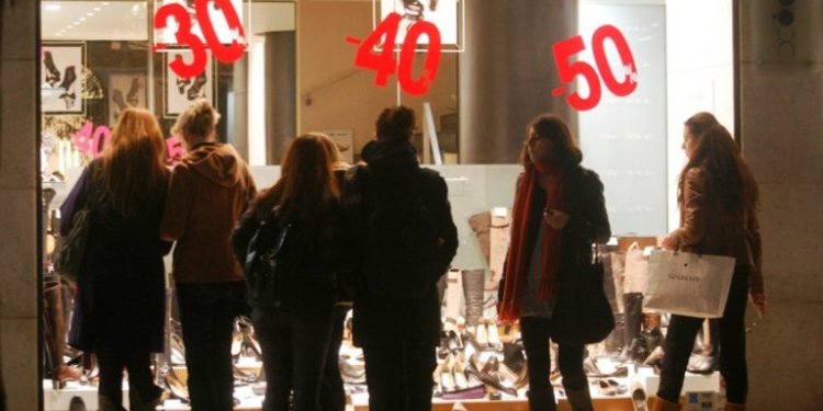 Χειμερινές εκπτώσεις – Ανοιχτά σήμερα Κυριακή 21 Ιανουαρίου τα εμπορικά καταστήματα