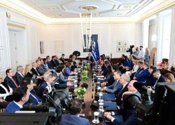 Δημοσκόπηση Metron Analysis: Η ακρίβεια «στριμώχνει» την κυβέρνηση