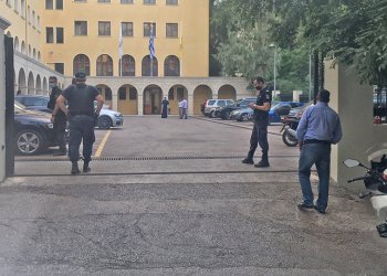 Κυβέρνηση για ομόφυλα ζευγάρια: Ζητήματα δικαιωμάτων δεν λύνονται με δημοψηφίσματα