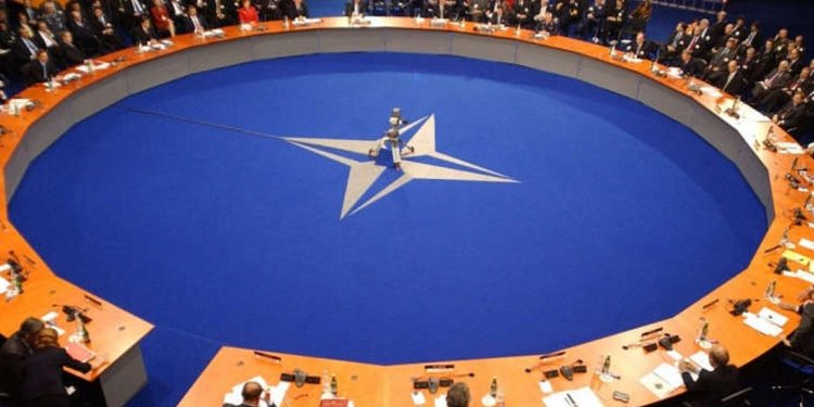 Ο Τραμπ επιτίθεται κατά των συμμάχων του ΝΑΤΟ για τις αμυντικές δαπάνες