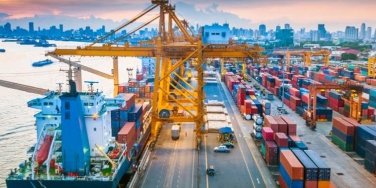 Εμπορευματικές συναλλαγές: Μειώνονται εξαγωγές και εισαγωγές – Στα 28,1 δισ. ευρώ περιορίστηκε το εμπορικό έλλειμμα στο 11μηνο 2023