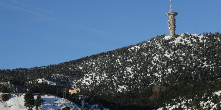 Καιρός: Χιόνια ακόμα και στα ορεινά του νομού Αττικής