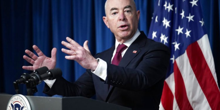 Οι Ρεπουμπλικάνοι απέτυχαν να παραπέμψουν σε δίκη τον υπουργό Εσωτερικής Ασφαλείας