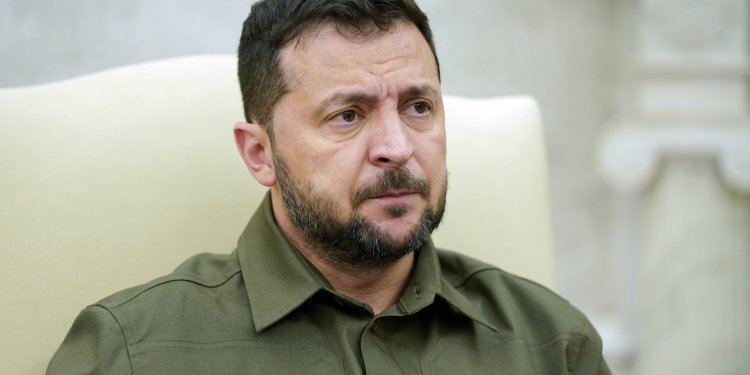 Ουκρανία: Ο Ζελένσκι ευχαριστεί τον Μπάιντεν για τη βοήθεια των ΗΠΑ που αναμένεται να φθάσει «γρήγορα»