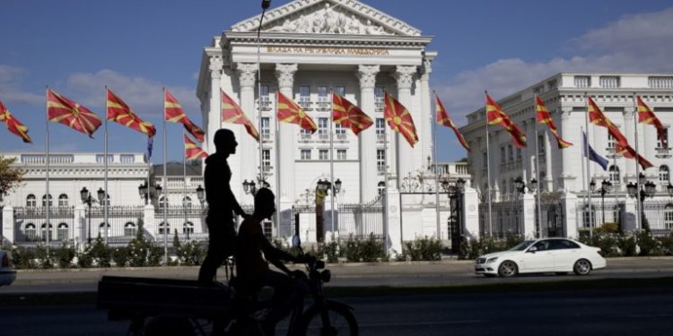 Έπαψαν να ισχύουν από τα μεσάνυχτα τα ταξιδιωτικά έγγραφα με την ονομασία «Δημοκρατία της Μακεδονίας» Έπαψαν να ισχύουν από τα μεσάνυχτα τα ταξιδιωτικά έγγραφα με την ονομασία «Δημοκρατία της Μακεδονίας»