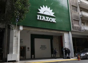 Ο ΑΚΗΡΥΧΤΟΣ ΠΟΛΕΜΟΣ ΣΕ ΧΡΙΣΤΟΔΟΥΛΑΚΗ ΑΠΟ ΑΝΔΡΟΥΛΑΚΗ