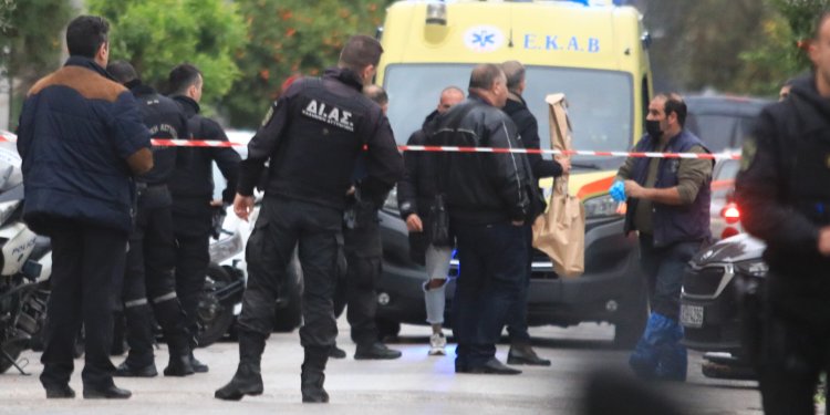 Καλύβια: Εξιχνιάσθηκε απόπειρα ανθρωποκτονίας σε βάρος 16χρονου που είχε γίνει τον περασμένο Μάρτιο Καλύβια: Εξιχνιάσθηκε απόπειρα ανθρωποκτονίας σε βάρος 16χρονου που είχε γίνει τον περασμένο Μάρτιο