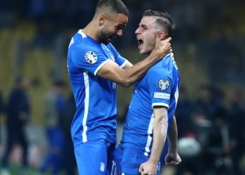 Το πάθος των Ελλήνων σε αγωνιστικό χώρο και εξέδρα μέσα από την παρακάμερα του ματς (vid)