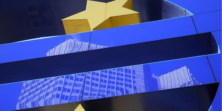 Η ΝΟΜΕΚΛΑΤΟΥΡΑ ΚΑΤΑΣΤΡΕΦΕΙ ΤΗΝ ΕΥΡΩΠΗ Η ΝΟΜΕΚΛΑΤΟΥΡΑ ΚΑΤΑΣΤΡΕΦΕΙ ΤΗΝ ΕΥΡΩΠΗ