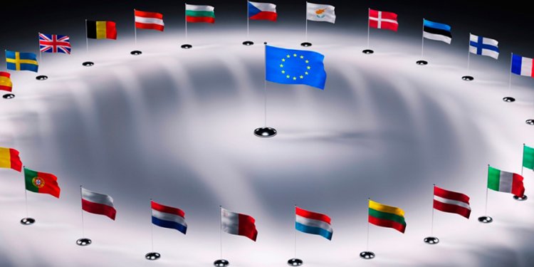 Η ΝΟΜΕΚΛΑΤΟΥΡΑ ΚΑΤΑΣΤΡΕΦΕΙ ΤΗΝ ΕΥΡΩΠΗ Η ΝΟΜΕΚΛΑΤΟΥΡΑ ΚΑΤΑΣΤΡΕΦΕΙ ΤΗΝ ΕΥΡΩΠΗ