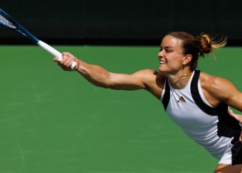Σάκκαρη – Ριμπάκινα 1-2: Στην τετράδα του Miami Open η Ριμπάκινα