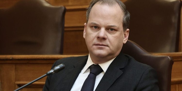 Κριμα ! Τα συμφέροντα  πολεμούν τον …Καραμανλη  – Ούτε μια συγγνώμη για τους 57 νεκρούς