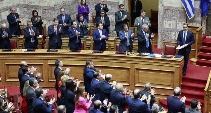 Η ΚΥΒΕΡΝΗΣΗ ΣΕ ΠΡΩΤΟΓΝΩΡΟ ΣΚΗΝΙΚΟ