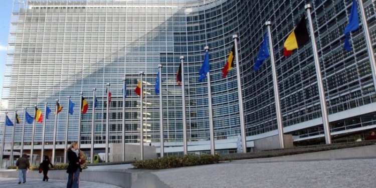 Ε.Ε.: Επίθεση Μπρετόν στην  υποψηφιότητα φον ντερ Λάιεν