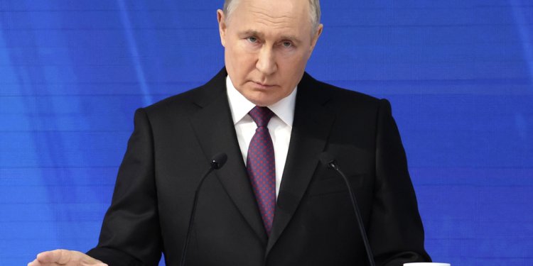 Ο Βλαντίμιρ Πούτιν εξασφαλίζει 82% σε δημοσκόπηση ενόψει των προεδρικών εκλογών