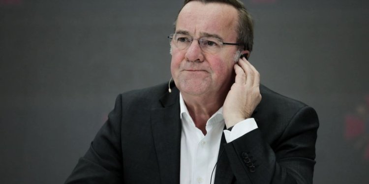 Γερμανία: O υπουργός Άμυνας αποκάλυψε πώς έγινε η ρωσική υποκλοπή Γερμανία: O υπουργός Άμυνας αποκάλυψε πώς έγινε η ρωσική υποκλοπή