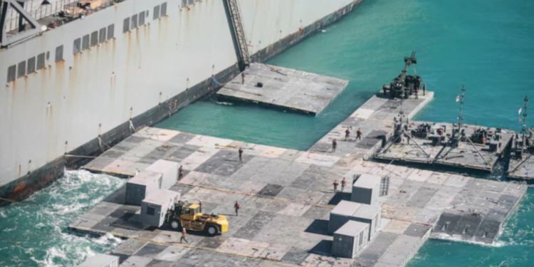 Γάζα: Οι ΗΠΑ κατασκευάζουν πλωτή πλατφόρμα μισού χιλιομέτρου για την ανθρωπιστική βοήθεια