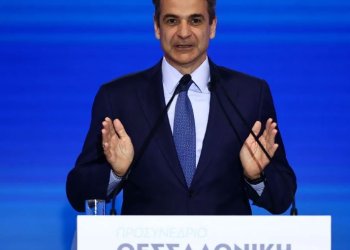 Διπλή επίθεση Μητσοτάκη σε Τσίπρα και Κασσελάκη