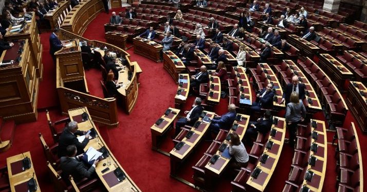 Υψηλοί τόνοι στη Βουλή για την πρόταση δυσπιστίας – Η ομιλία Καραμανλή Υψηλοί τόνοι στη Βουλή για την πρόταση δυσπιστίας – Η ομιλία Καραμανλή