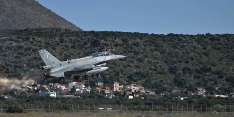 Χαλκιδική: Έπεσε F-16 στη νήσο Ψαθούρα – Σώος ο πιλότος