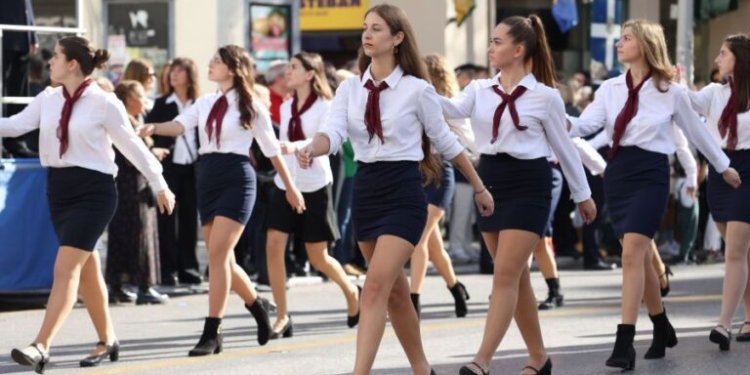 Επέτειος 25η Μαρτίου: Μαθητική παρέλαση στις 11:00 στην Αθήνα – Κλειστοί οι δρόμοι στο κέντρο