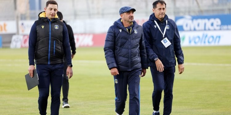Ράσταβατς: «Τα θετικά από το ματς είναι ότι είμαστε πρώτοι και ότι έπαιξε ο Αγγελάκης»
